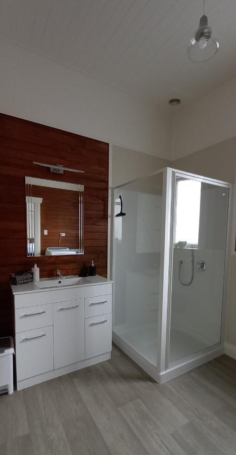 Character 2-Bedroom Unit Мастертон Екстер'єр фото