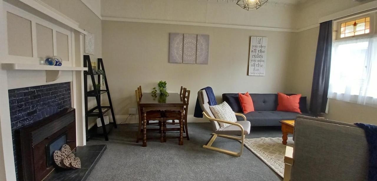 Character 2-Bedroom Unit Мастертон Екстер'єр фото